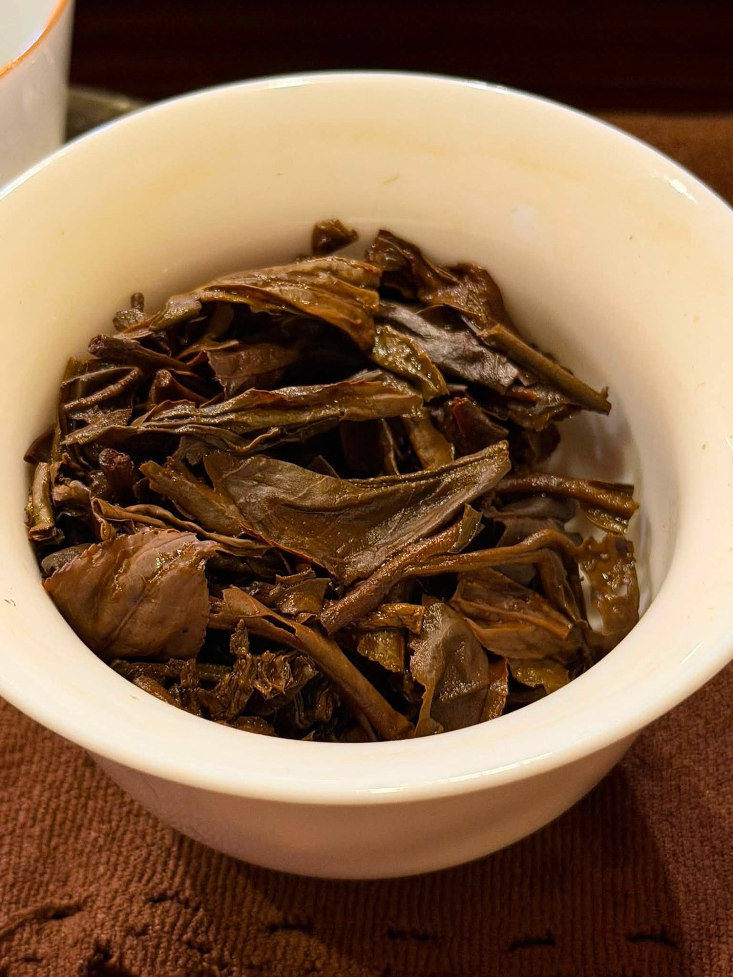 2005 Mengku Rongshi "Primeval Forest" Wild Large Leaf Raw Puerh Cake