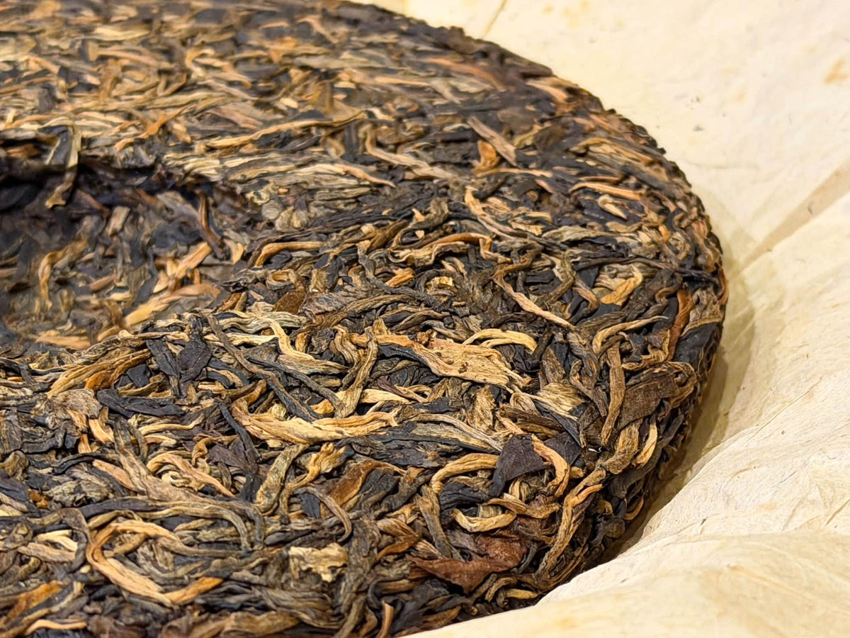 2004 Mengku Rongshi "Yuqian Chun" Century-Old Ancient Tea Tree Raw Puerh Cake